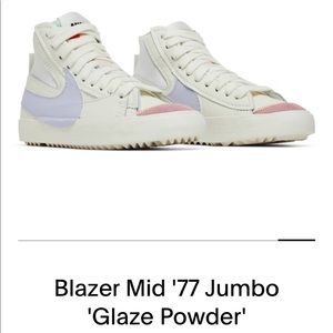 If Off-White had a cousin: New Women’s Mid Blazer ‘77 Jumbo Swoosh (Authentic)